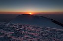 Vchod slunce z vrcholu Araratu 5137 mnm