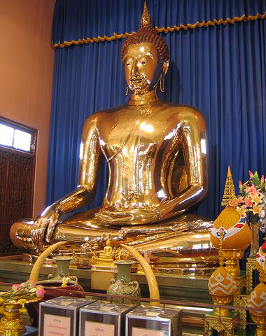Zlat budha ve Wat Traimit