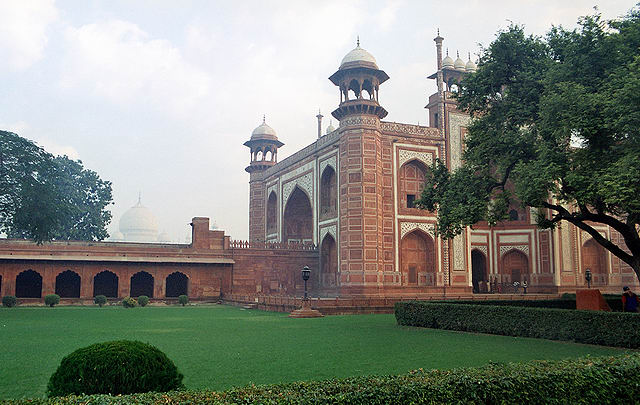 Vnit?n brna do Taj Mahalu [Agra]