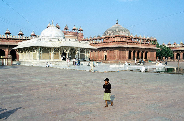 Ndvo? me?ity [Fathepur Sikri]