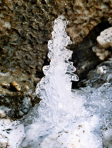 Ledov stalaktit
