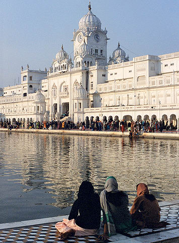 Baznek kolem Golden Temple