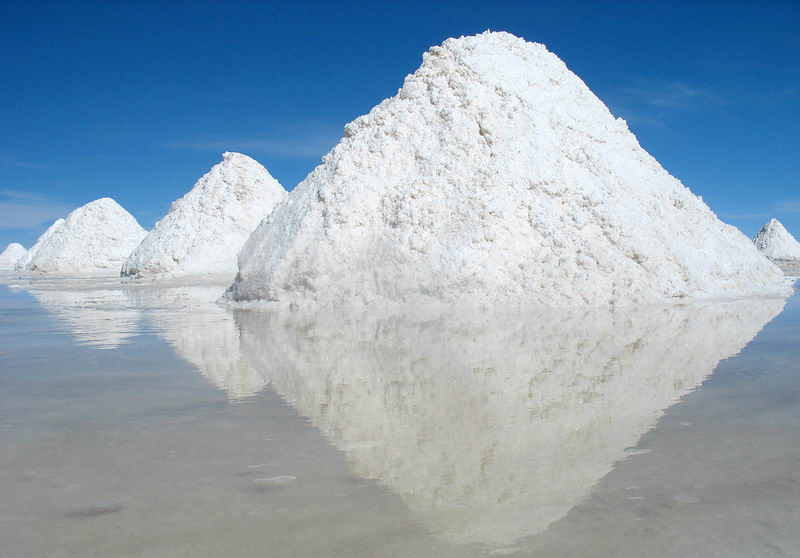 Kupy soli v Salar Uyuni